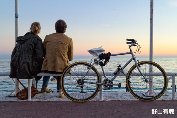 亿米网 2025年下半场, 最高级的活法: 求稳、保守、不折腾